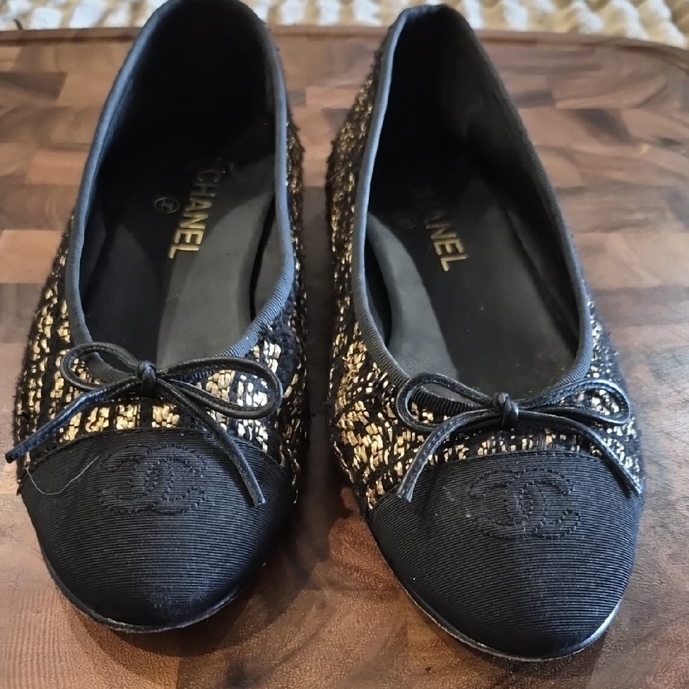 CHANEL Black & Gold Tweed Ballet Flats with CC Toe